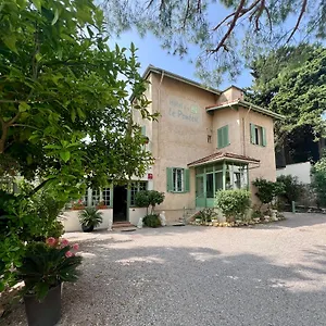 2* Hotel Le Ponteil